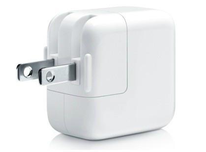 Apple Battery Charger（苹果首款设计充电器）