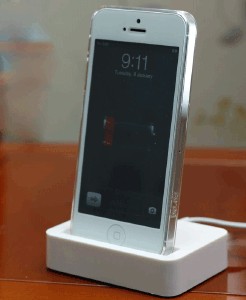 苹果iPhone 4S评测 配件新增USB适配器